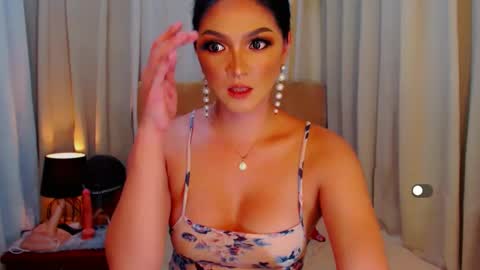 Snapshot of mistressseductionleah chatting on 12-08-24, 11:03 Leah online show from 12-08-24, 11:03