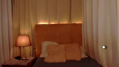 Snapshot of mistressseductionleah chatting on 05-11-26, 02:45 Leah online show from 05-11-26, 02:45