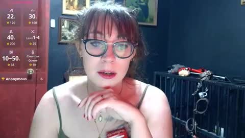 Snapshot of mistressthrope chatting on 05-10-26, 02:00 MistressThrope online show from 05-10-26, 02:00