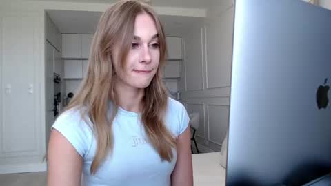 Snapshot of mistressuniverse chatting on 06-23-26, 08:56 mistressuniverse online show from 06-23-26, 08:56