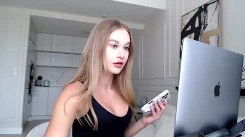 Snapshot of mistressuniverse chatting on 07-27-26, 07:48 mistressuniverse online show from 07-27-26, 07:48