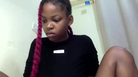 misty_shee online show from 04-12-26, 07:13