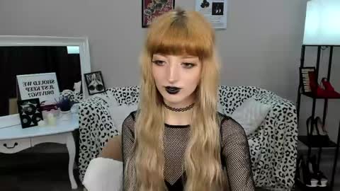 Misty online show from 04-22-26, 06:42