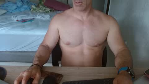 Snapshot of mitcheli chatting on 02-21-25, 08:38 Onlyfans online show from 02-21-25, 08:38