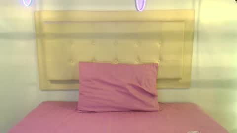 Snapshot of mitchell_diaz chatting on 10-19-25, 02:29 Mitchell online show from 10-19-25, 02:29