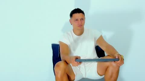 Snapshot of mitchellburns chatting on 12-25-24, 12:59 mitchell online show from 12-25-24, 12:59