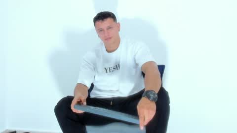 Snapshot of mitchellburns chatting on 12-26-24, 02:22 mitchell online show from 12-26-24, 02:22