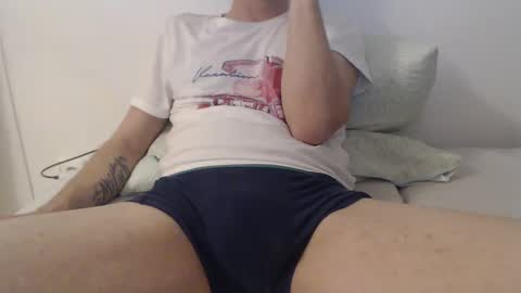 Snapshot of mitsch01 chatting on 12-24-24, 01:06 Mitsch online show from 12-24-24, 01:06