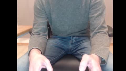 Snapshot of mitsch01 chatting on 02-15-25, 12:33 Mitsch online show from 02-15-25, 12:33