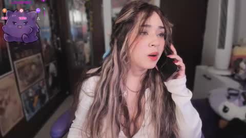 Emili online show from 11-26-25, 01:28