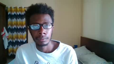 Snapshot of mixedboy_sexy chatting on 12-17-25, 09:04 mixedboy_sexy online show from 12-17-25, 09:04