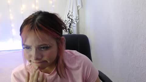 Snapshot of mixie_cute chatting on 12-01-24, 07:47 mixie_cute online show from 12-01-24, 07:47