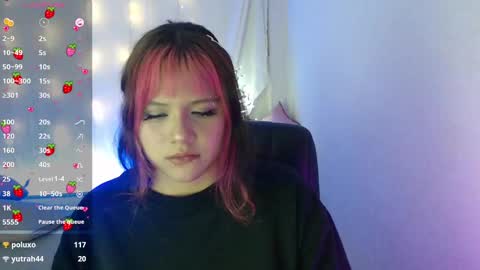 Snapshot of mixie_cute chatting on 12-16-24, 12:37 mixie_cute online show from 12-16-24, 12:37