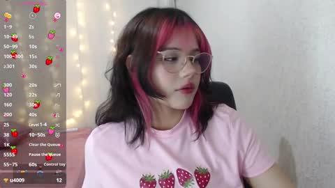 Snapshot of mixie_cute chatting on 01-26-25, 08:45 mixie_cute online show from 01-26-25, 08:45