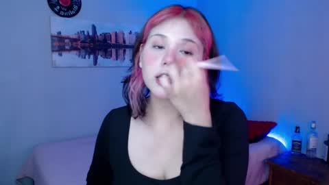 Snapshot of mixie_cute chatting on 03-07-25, 08:33 mixie_cute online show from 03-07-25, 08:33