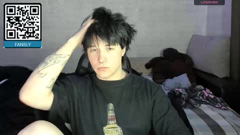 MeowMiku online show from 10-23-25, 05:23