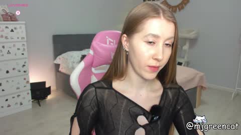 Snapshot of mjgreencat chatting on 02-09-25, 03:12 mj online show from 02-09-25, 03:12