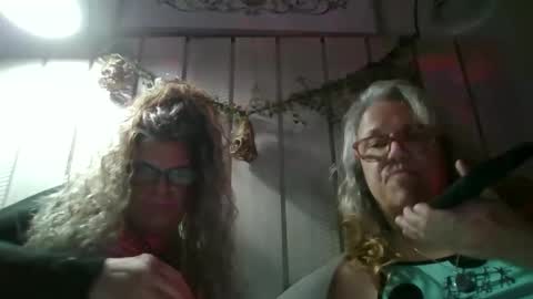 Snapshot of mjloveme7 chatting on 09-25-25, 04:05 mjloveme7 online show from 09-25-25, 04:05