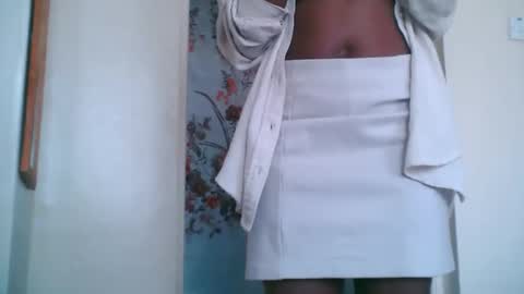 Snapshot of mlle_kali chatting on 10-22-25, 11:32 Mlle Kali online show from 10-22-25, 11:32