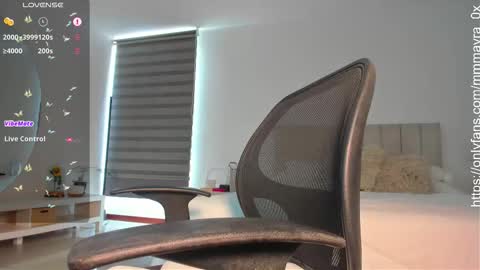 Snapshot of mmmayra_0x chatting on 03-11-26, 09:32 MAYRA online show from 03-11-26, 09:32