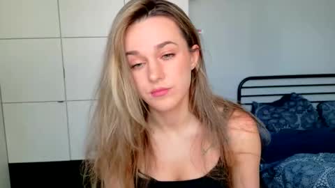 mmminnie online show from 04-15-26, 10:33