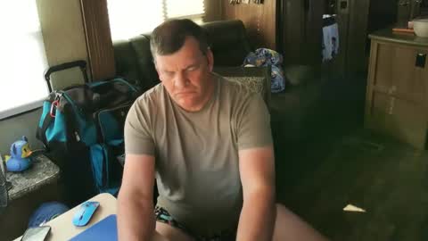 Snapshot of mmmthatsfunnn chatting on 09-18-25, 10:01 mmmthatsfunnn online show from 09-18-25, 10:01