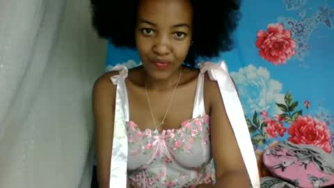 Snapshot of mmyriame chatting on 06-20-26, 07:44 mmyriame online show from 06-20-26, 07:44