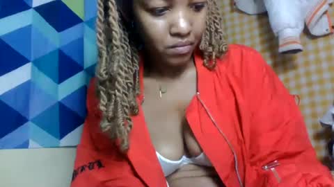 Snapshot of mmyriame chatting on 07-19-26, 09:29 mmyriame online show from 07-19-26, 09:29