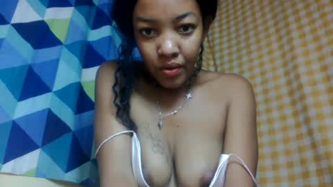 Snapshot of mmyriame chatting on 07-27-26, 10:33 mmyriame online show from 07-27-26, 10:33