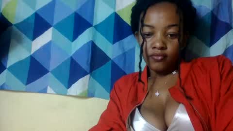 Snapshot of mmyriame chatting on 07-27-26, 11:01 mmyriame online show from 07-27-26, 11:01