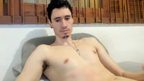 Snapshot of moderdelier chatting on 02-09-25, 03:22 DigBreed online show from 02-09-25, 03:22