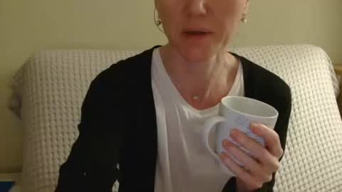 Aurora online show from 02-12-26, 11:22