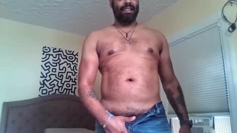 Snapshot of modestguy1084 chatting on 09-17-25, 07:04 modestguy1084 online show from 09-17-25, 07:04