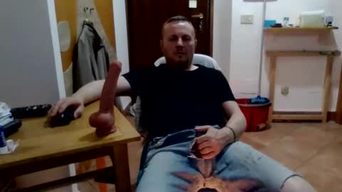 modesto1969 online show from 04-12-26, 05:18