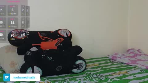 Snapshot of mohamed_malik chatting on 11-29-25, 09:29 mohamed_malik online show from 11-29-25, 09:29