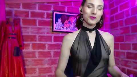 Snapshot of moira_hot chatting on 10-04-25, 12:52 moira_hot online show from 10-04-25, 12:52