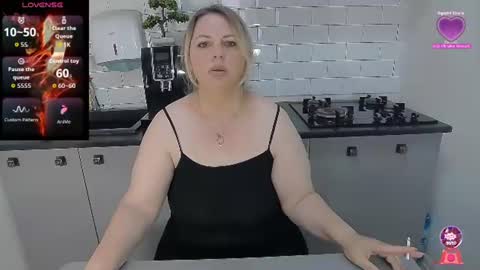 Snapshot of mojjo_erika chatting on 06-25-26, 07:46 erika online show from 06-25-26, 07:46