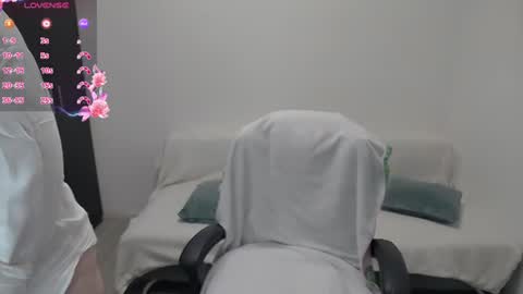 Snapshot of mojjo_erika chatting on 07-14-26, 05:56 erika online show from 07-14-26, 05:56