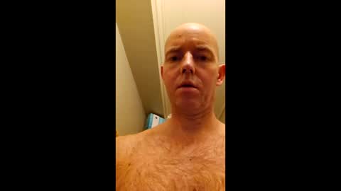 Snapshot of mojo28112 chatting on 11-24-25, 01:11 mojo28112 online show from 11-24-25, 01:11