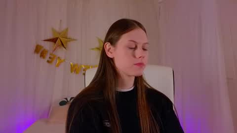Snapshot of mol1y_kitten chatting on 01-12-26, 02:39 Molly online show from 01-12-26, 02:39