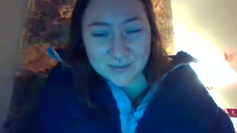 Snapshot of mollsballs123 chatting on 10-31-25, 12:22 mollsballs123 online show from 10-31-25, 12:22