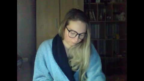 molly971345 online show from 02-10-26, 04:16