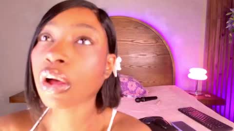 Snapshot of molly_jackson chatting on 06-15-26, 11:29 Molly Jackson online show from 06-15-26, 11:29