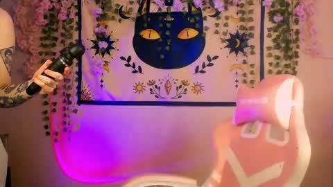 Snapshot of molly_kisss chatting on 04-26-26, 04:10 molly_kisss online show from 04-26-26, 04:10