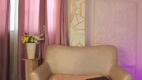   MOLLY   online show from 12-04-24, 04:49