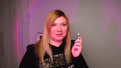 Molly online show from 01-10-25, 06:17