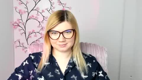 Molly online show from 02-04-26, 12:44