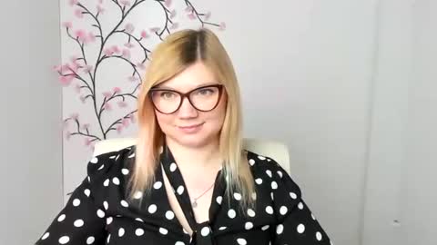 Molly online show from 02-05-26, 03:16