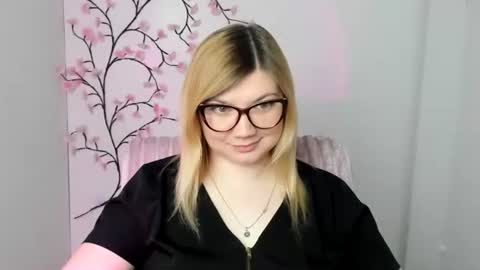 Molly online show from 04-04-26, 12:02