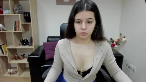 Snapshot of molly_owens chatting on 02-01-25, 12:37 Molly Owens online show from 02-01-25, 12:37